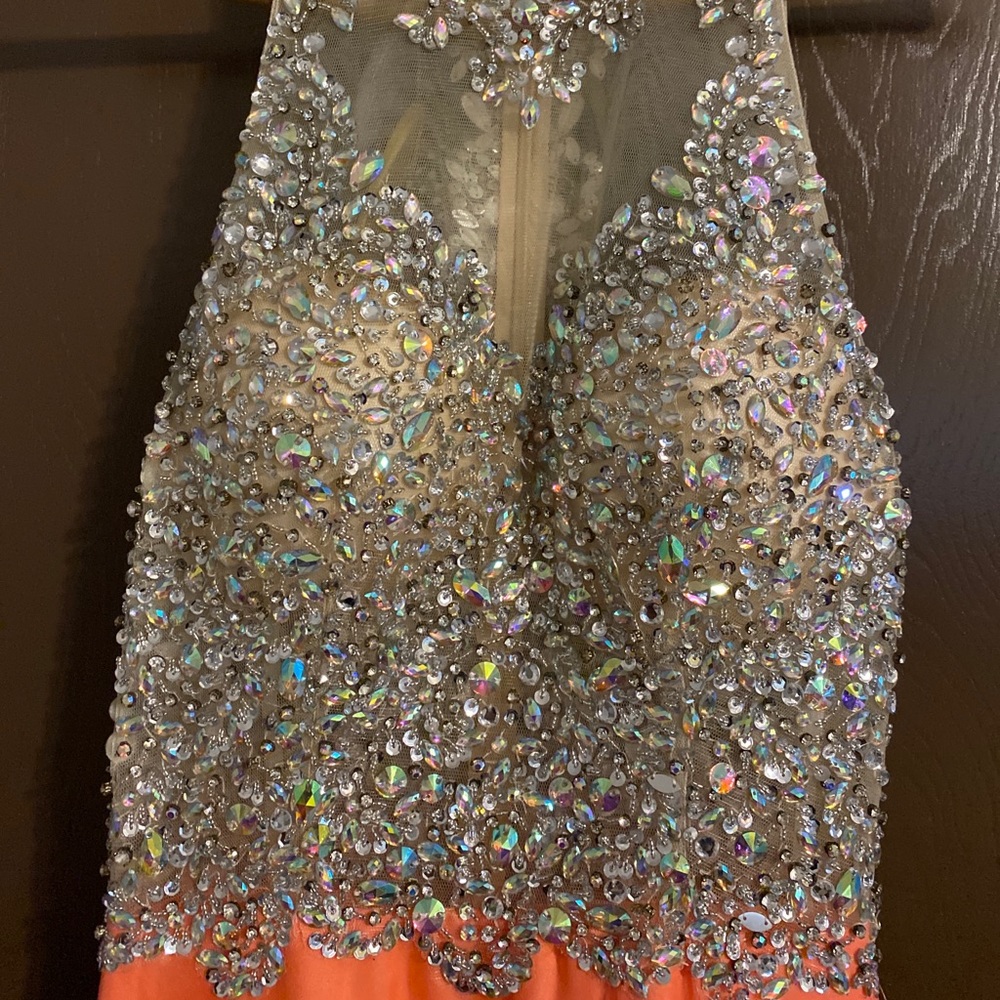 Coral sequined dress 4/6 in size